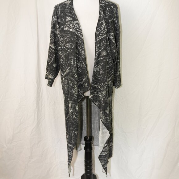 LuLaRoe Sweaters - Oversized Duster Large Open Front Cardigan Stretchy Black White Geometric EUC